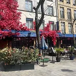 Topfloor Between Le Marais & Montorgueil アパート