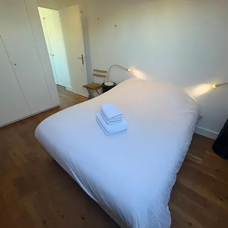 Topfloor Between Le Marais & Montorgueil アパート パリ